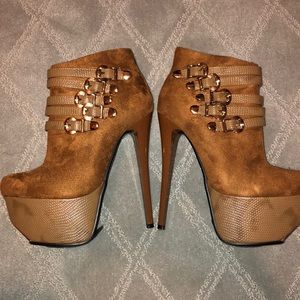 Brown stilettos suede like material with buckles